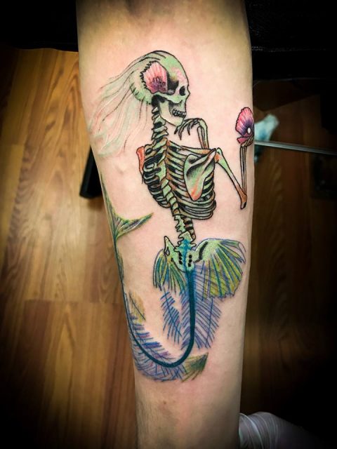 Vicious mermaid by Marquerite  Mermaid tattoos Shadow tattoo Sketch  tattoo design