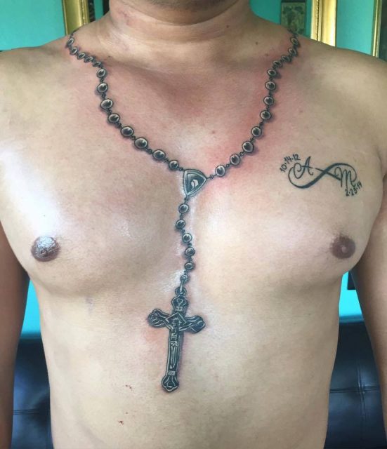 Pin en Rosary Chest Tattoos For Men